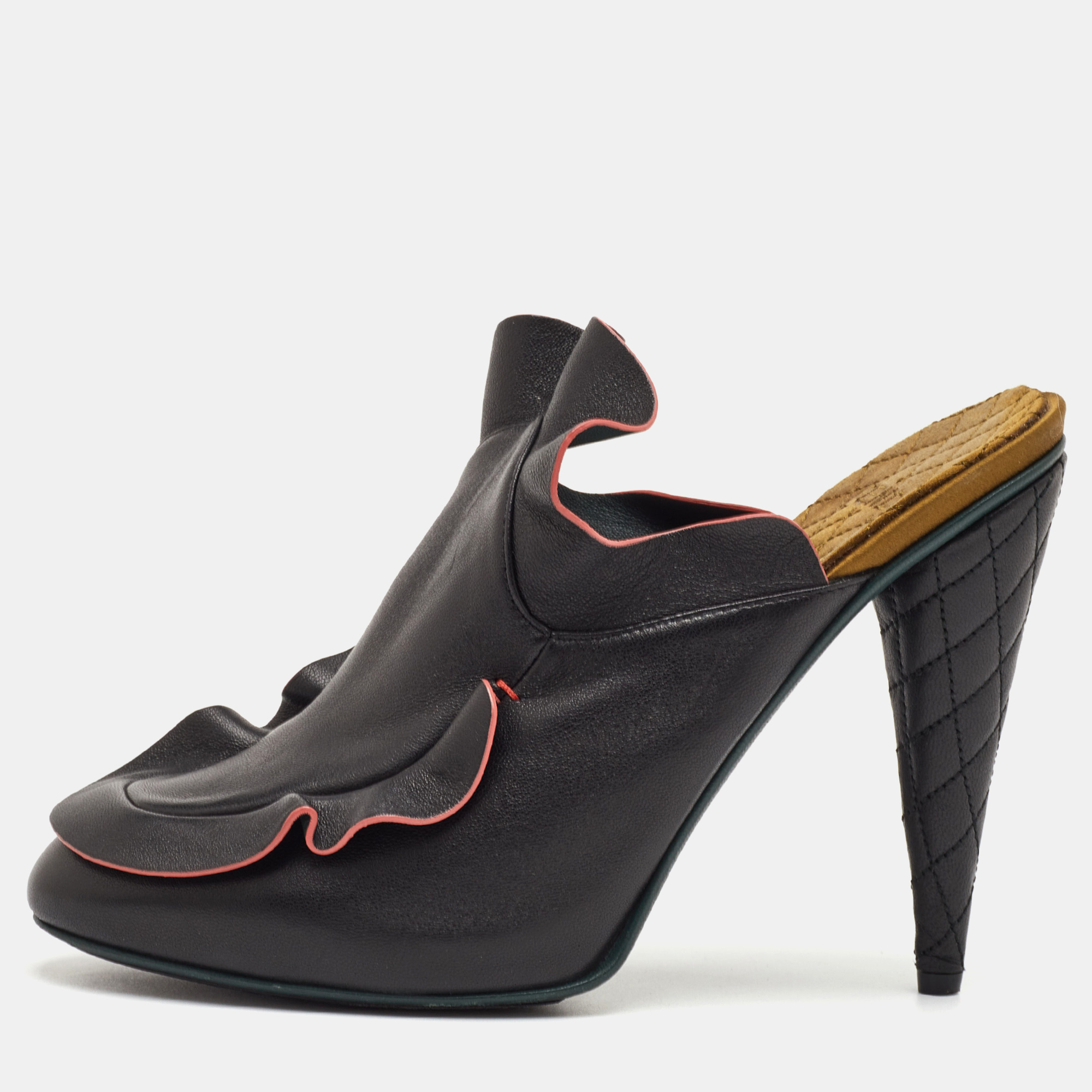 

Fendi Size  Black Leather Waves Ruffle Platform Mules