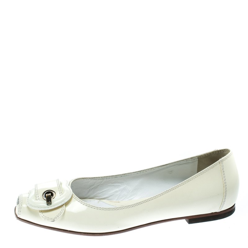 

Fendi White Patent Leather Buckle Detail Square Peep Toe Ballet Flats Size