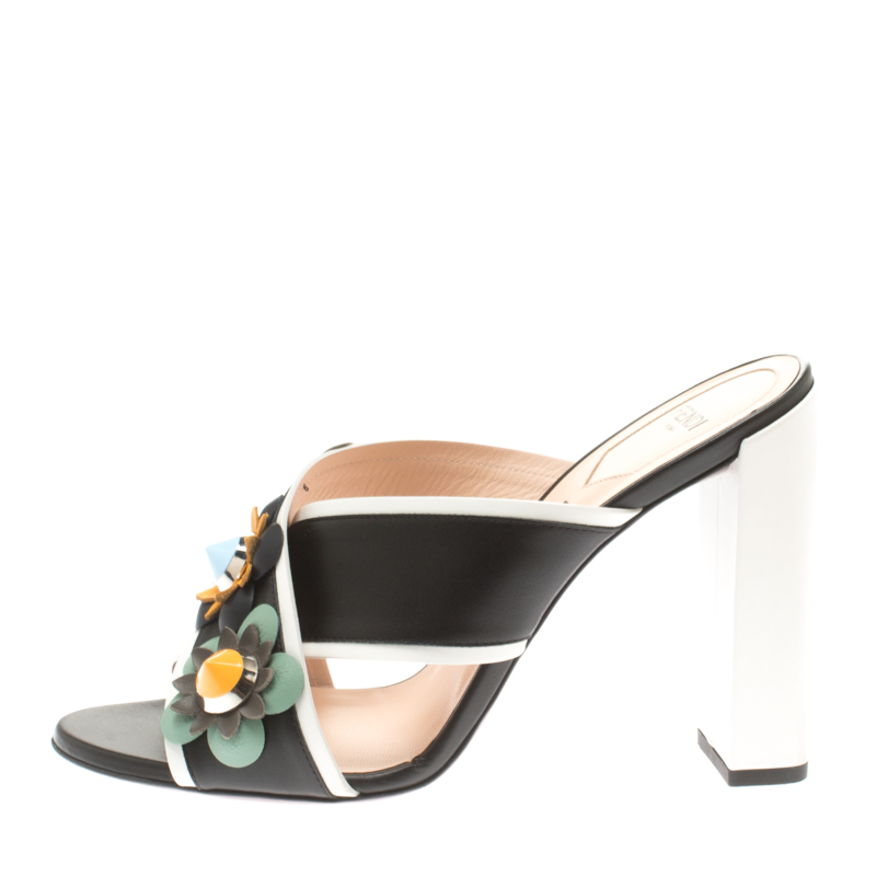 

Fendi Monochrome Leather Floral Embellished Cross Strap Sandals Size, Multicolor