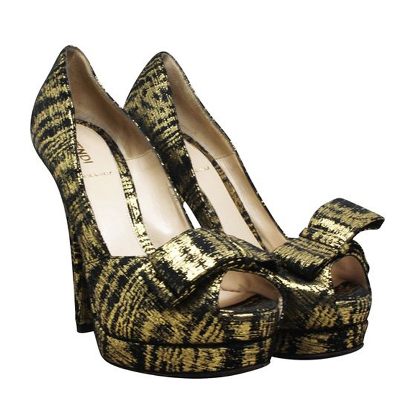 

Fendi Black/Gold Suede Peep Toe Pumps Size