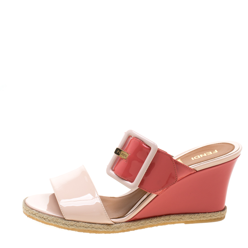 

Fendi Coral/Pink Patent Leather Buckle Strap Wedge Sandals Size