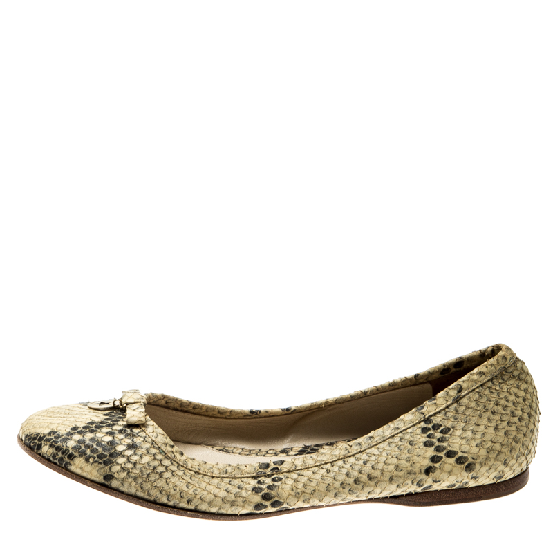 Pre-owned Fendi Beige Python Leather Bow Detail Ballet Flats Size 38