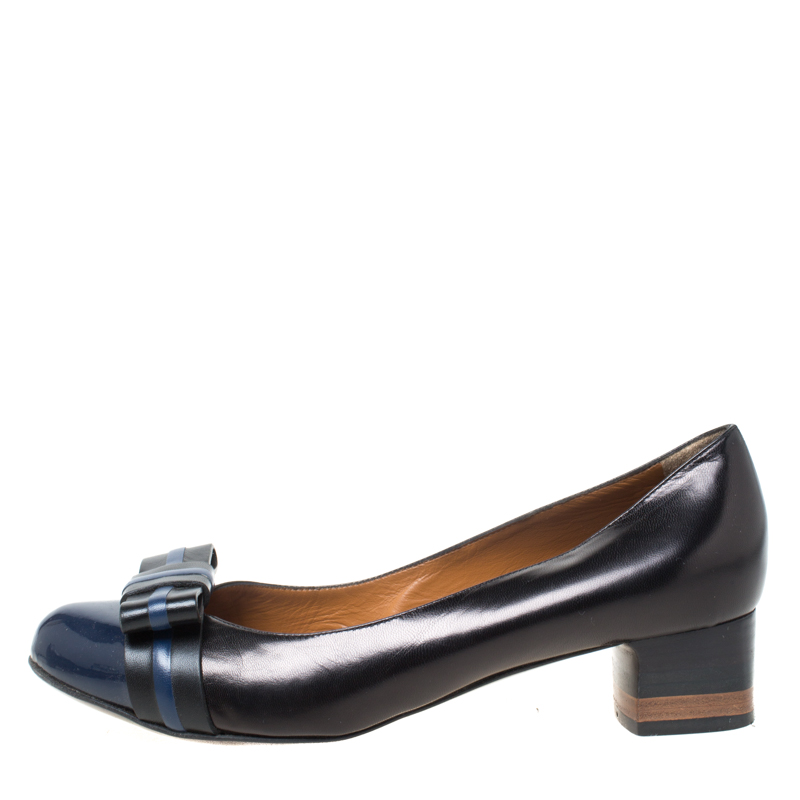 

Fendi Black/Blue Leather Cap Toe Bow Detail Pumps Size