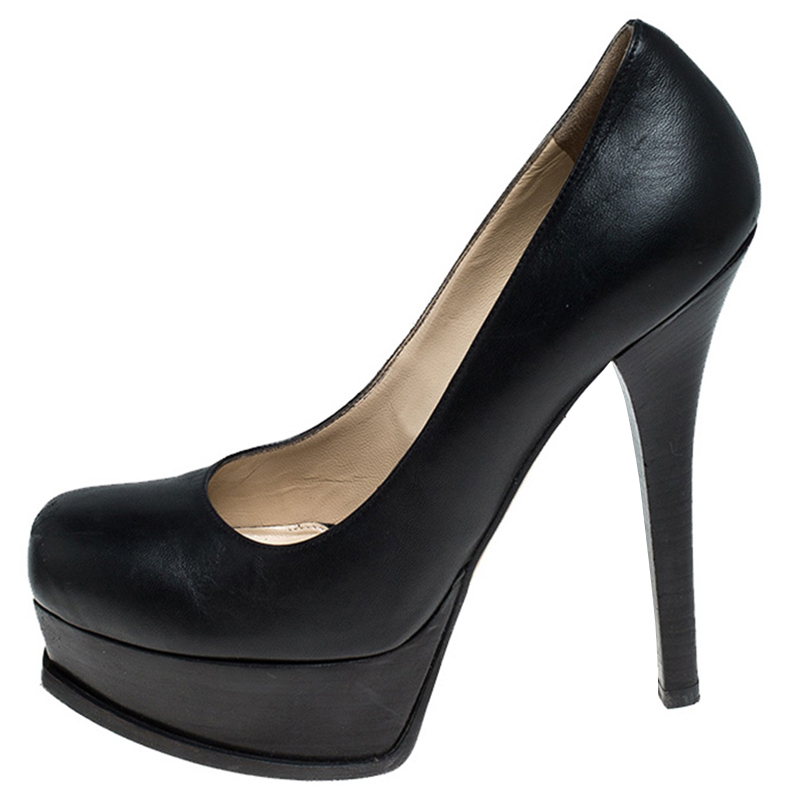 

Fendi Black Leather Zucca Round-Toe Platform Pumps Size