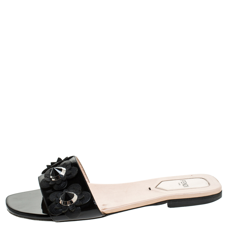 

Fendi Black Patent Leather Flower Stud Slides Size