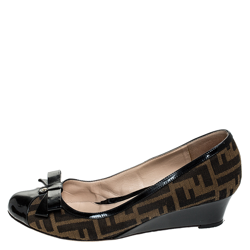 

Fendi Black/Brown Zucca Canvas and Leather Bow Wedge Pumps Size