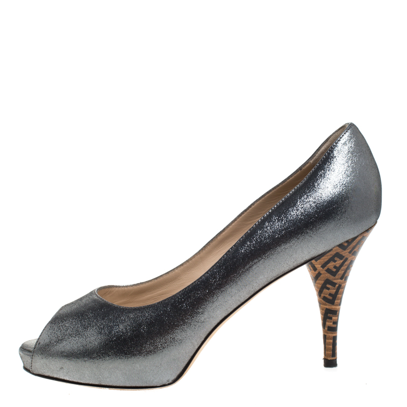 

Fendi Gunmetal Lamé Fabric Zucchino Heel Peep Toe Platform Pumps Size, Silver