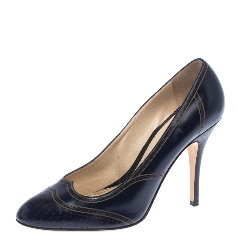 Click to view more detailed imagery on our partner's website Fendi Blue Leather Perforated Brogue Detail Pumps Size 40