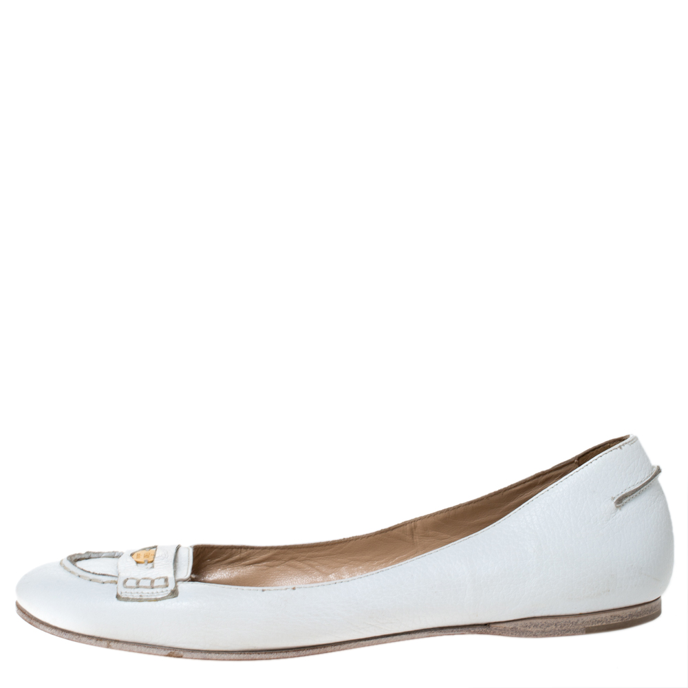 

Fendi White Leather Logo Plaque Loafer Ballet Flats Size