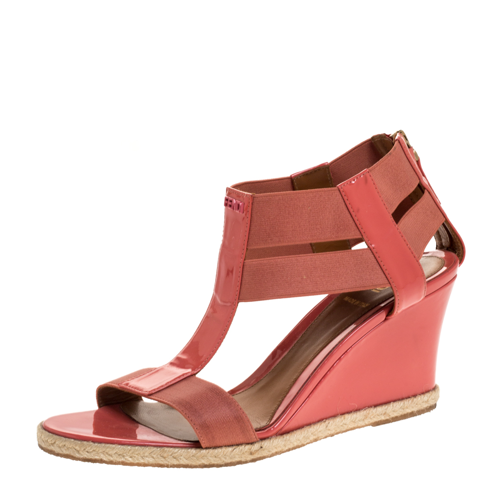 

Fendi Coral Patent Leather And Elastic Fabric T-Strap Espadrille Wedge Sandals Size, Pink