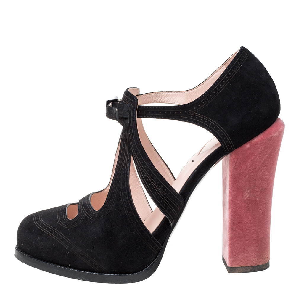 

Fendi Black/Pink Suede And Velvet Cut Out Pumps Size