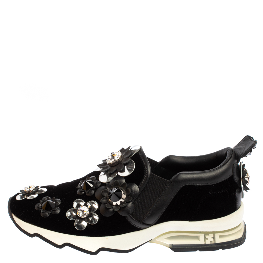 

Fendi Black Velvet And Leather Trim Flowerland Slip On Sneakers Size