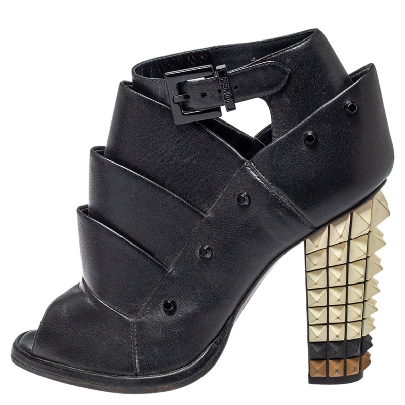 

Fendi Black Leather Polifonia Booties Size