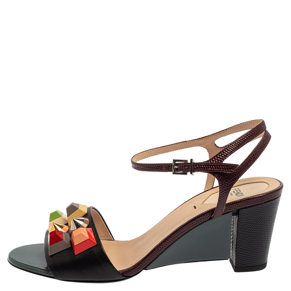 

Fendi Brown Leather Rainbow Studs Sandals Size