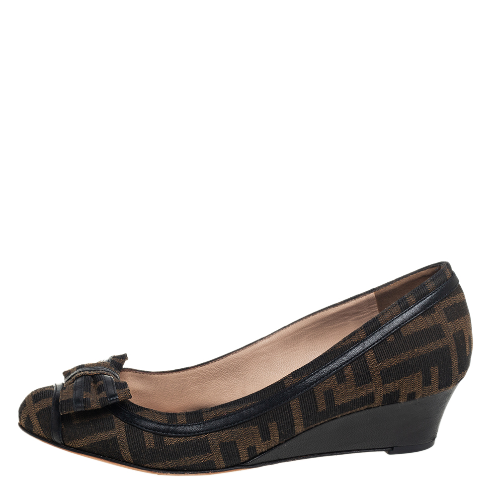 

Fendi Brown Zucca Canvas And Leather Trim Bow Wedge Pumps Size