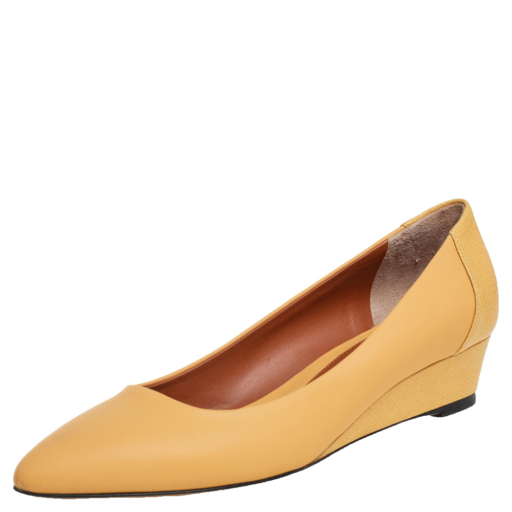 Click to view more detailed imagery on our partner's website Pre-owned Fendi Yellow Leather Pointed Toe Wedge Pumps Size 38.5