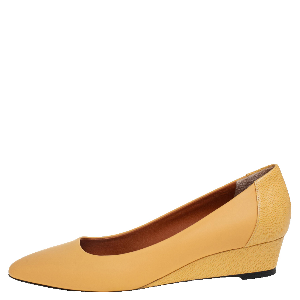 

Fendi Yellow Leather Pointed Toe Wedge Pumps Size