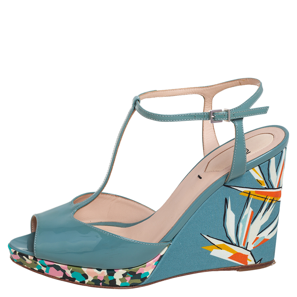 

Fendi Blue Patent Leather and Printed Fabric Wedge Sandals Size