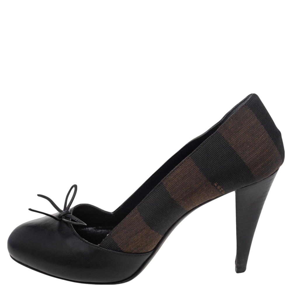 

Fendi Black/Brown Leather And Canvas Bow Pumps Size