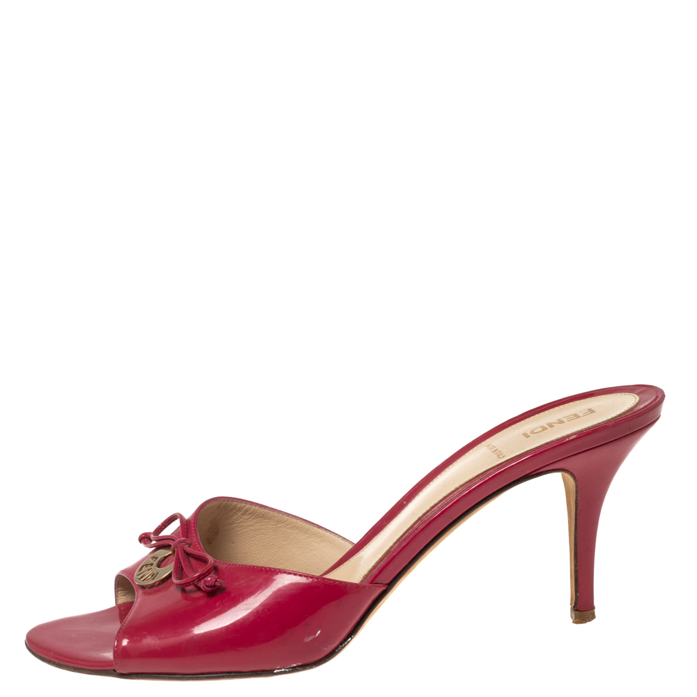 

Fendi Pink Patent Leather Open Toe Slides Size
