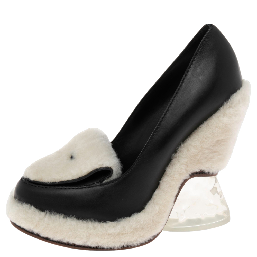 

Fendi Black/Beige Leather And Shearling Wedge Pumps Size