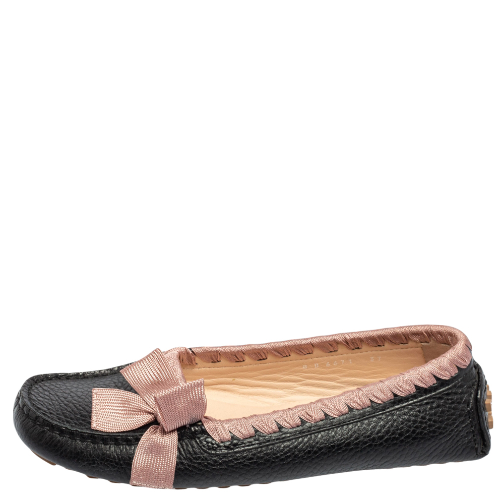 

Fendi Black/Pink Leather And Fabric Bow Slip On Loafers Size