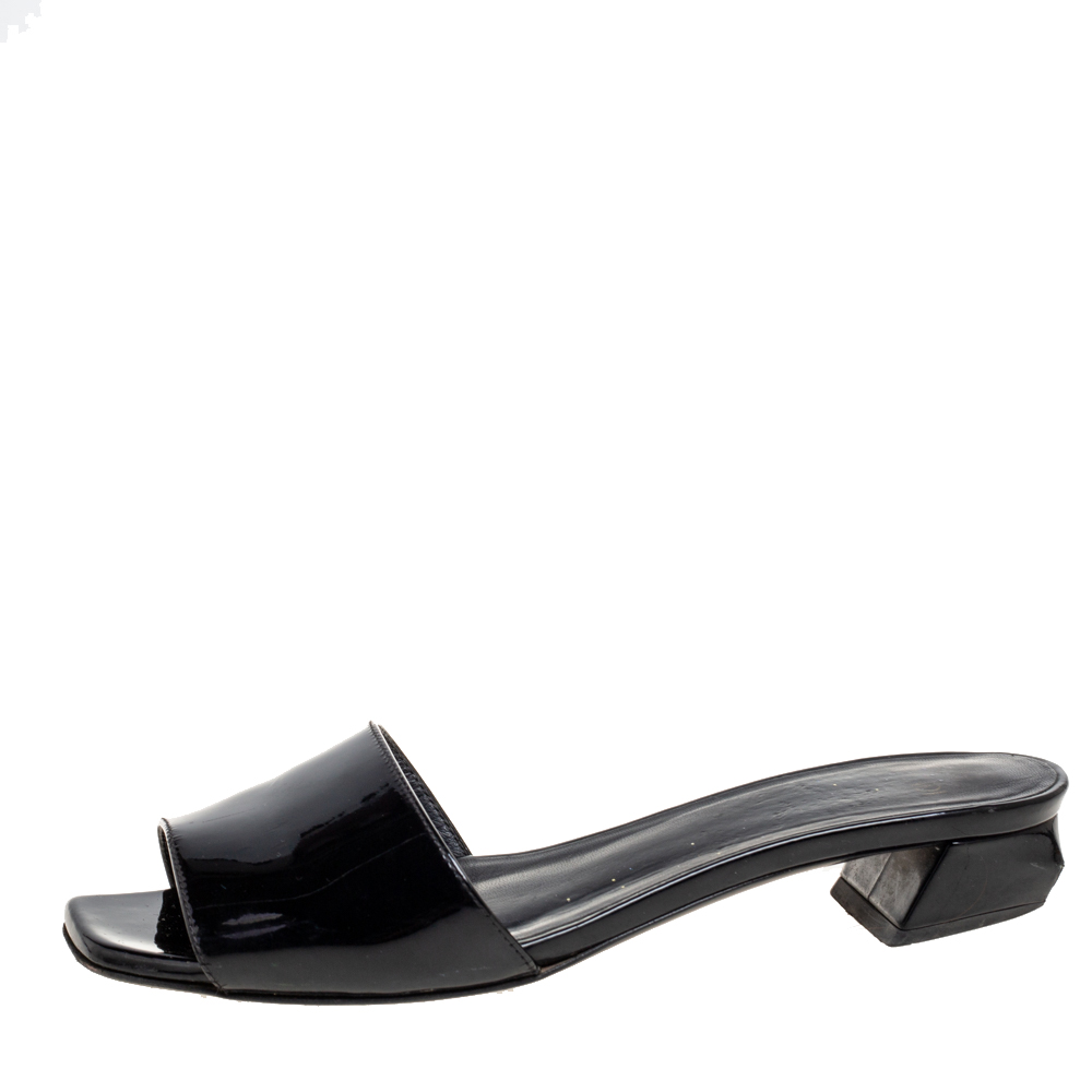 

Fendi Black Patent Leather Slide Sandals Size