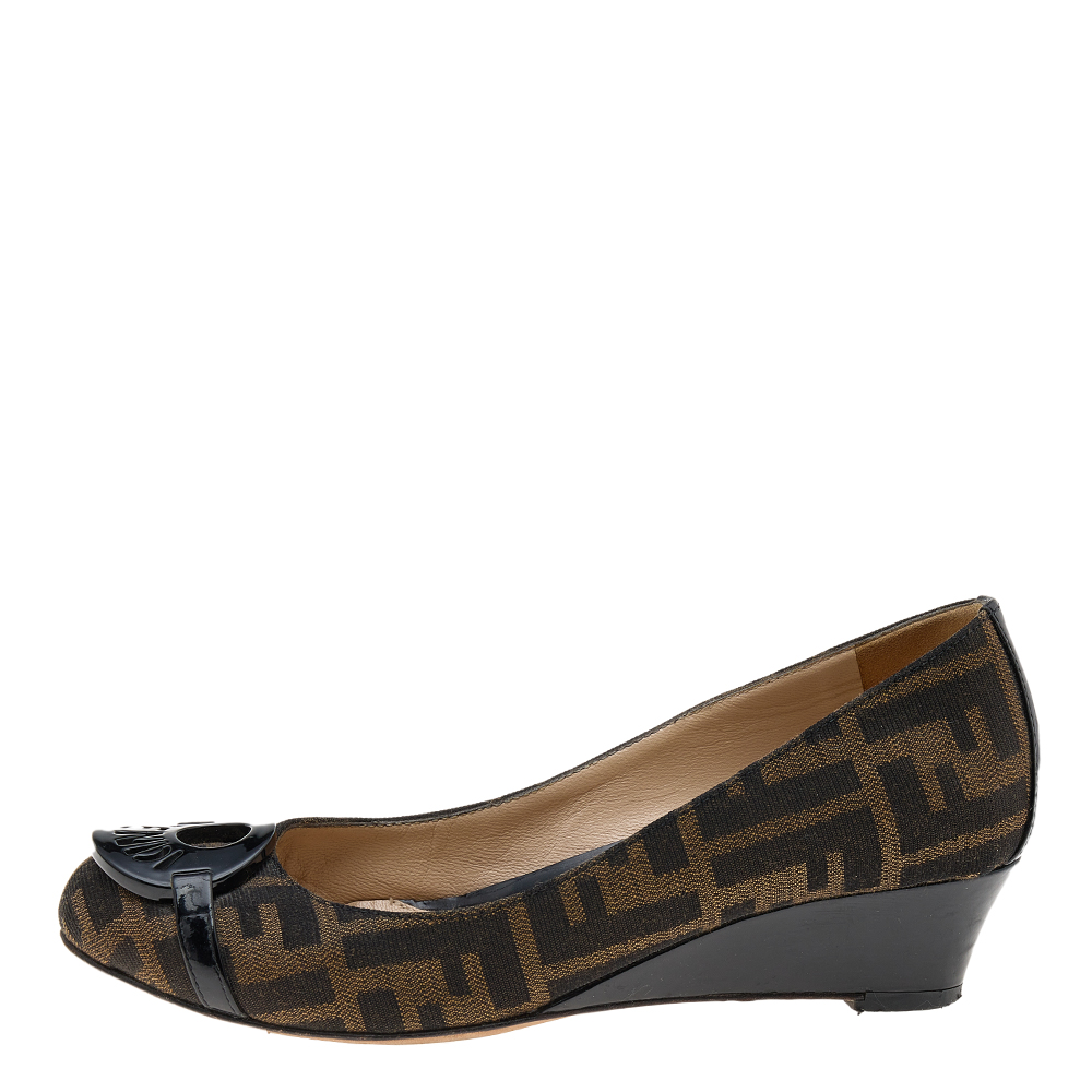 

Fendi Brown Canvas And Patent Leather Wedge Sandals Size