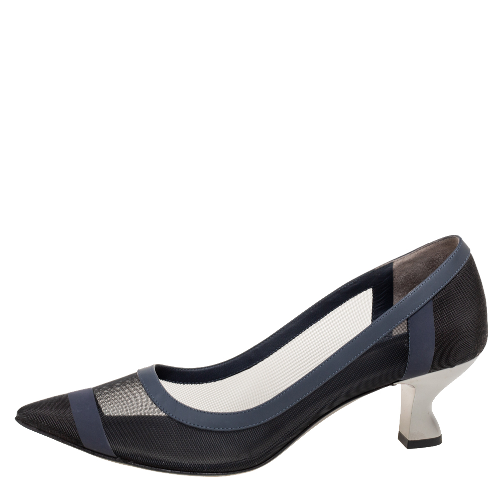 

Fendi Black/Navy Blue Mesh and Leather Colibri Pumps Size
