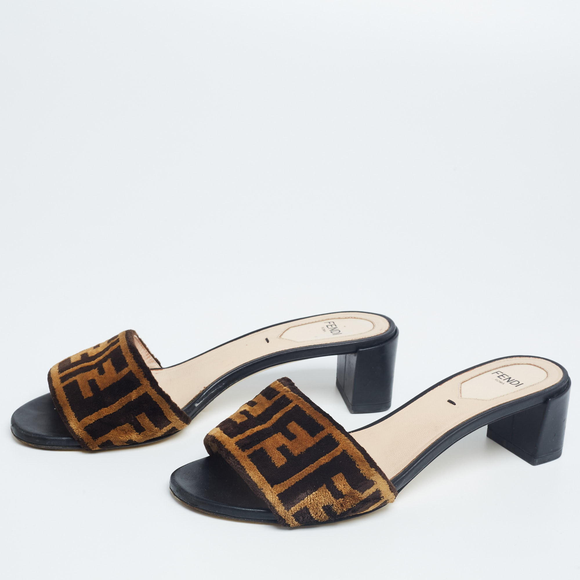 

Fendi Brown/Black Logo Velvet Mules Size