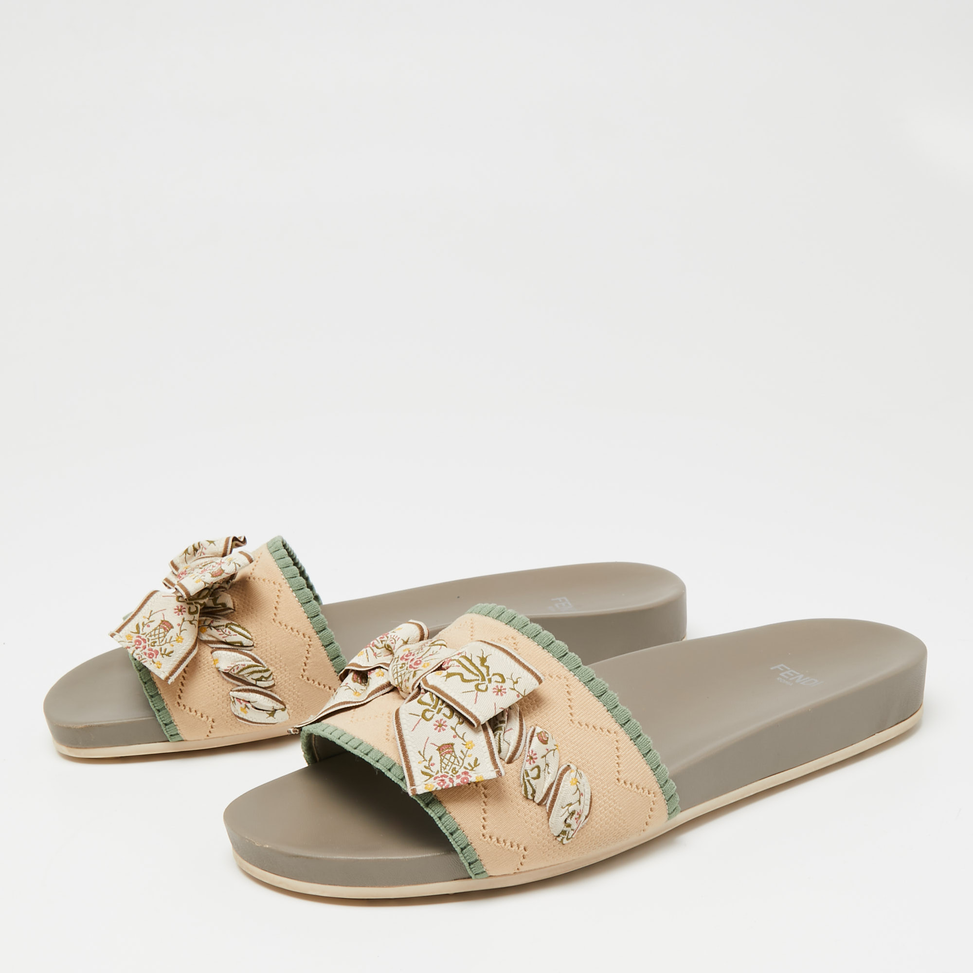 

Fendi Multicolor Stretch Knit Fabric Bow Rubber Flat Slides Size