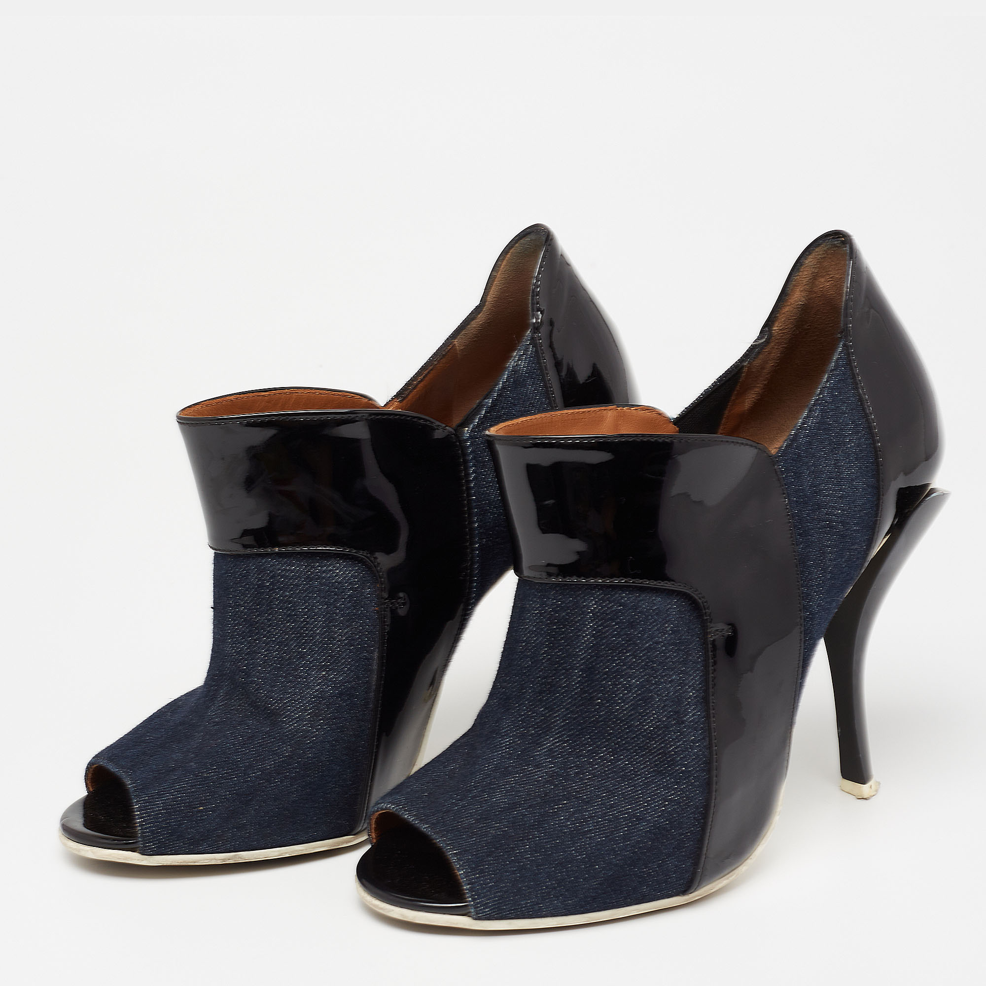 

Fendi Blue/Black Denim And Patent Leather Peep Toe Booties Size