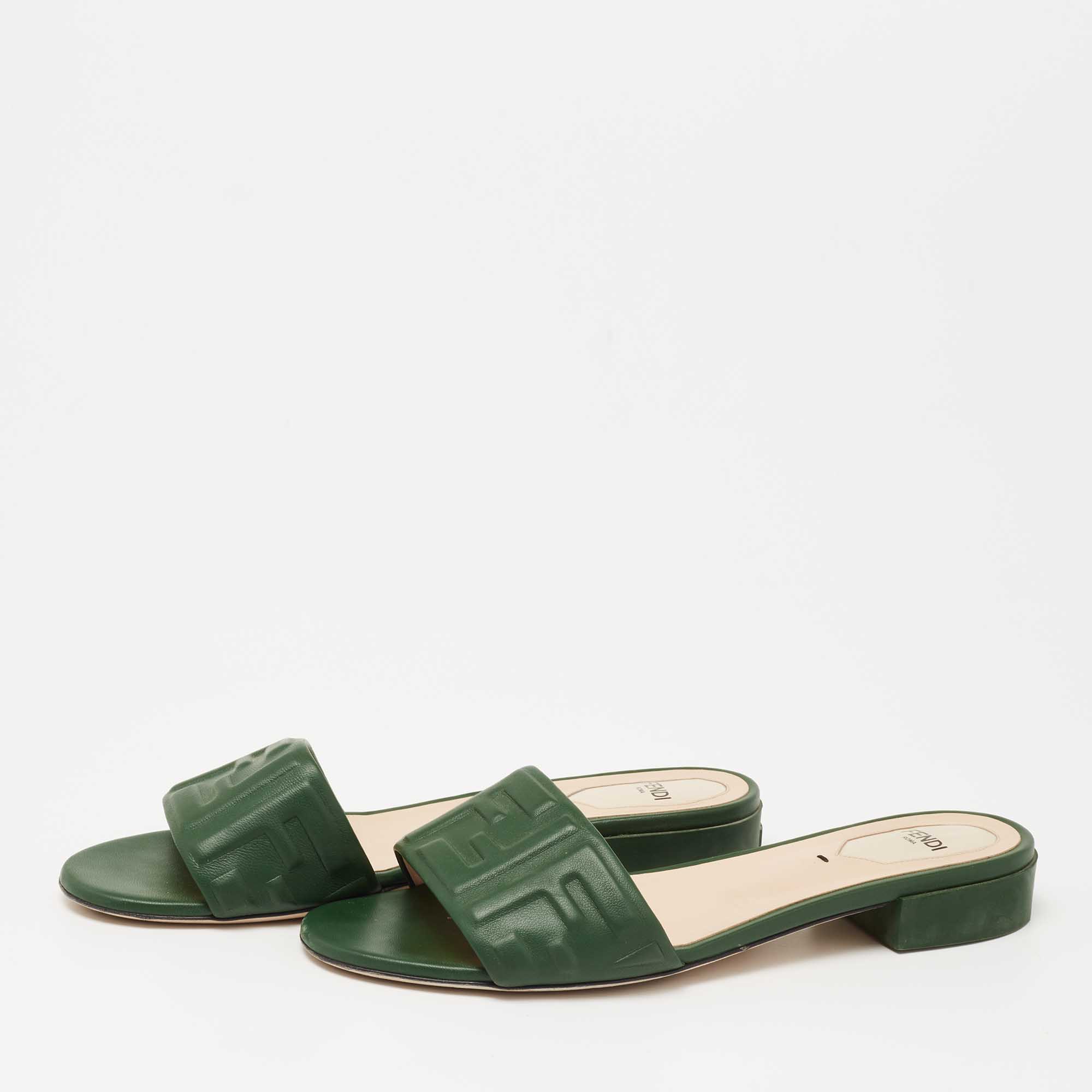 

Fendi Green Leather FF Flat Sandals Size