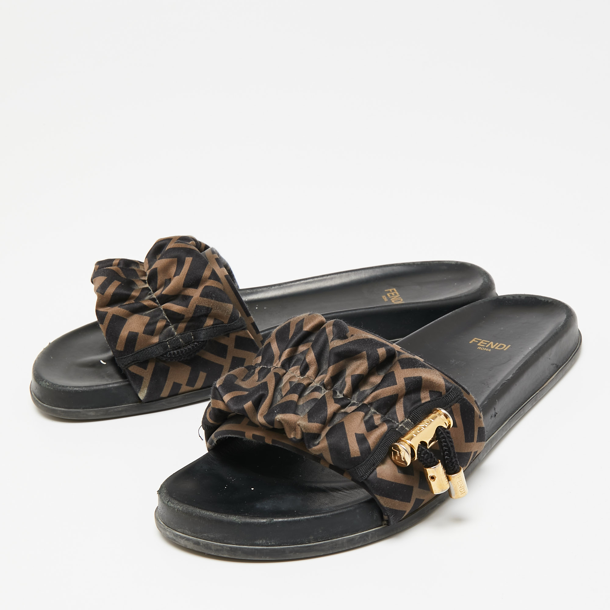 

Fendi Black/Green Satin FF Logo Slides Size