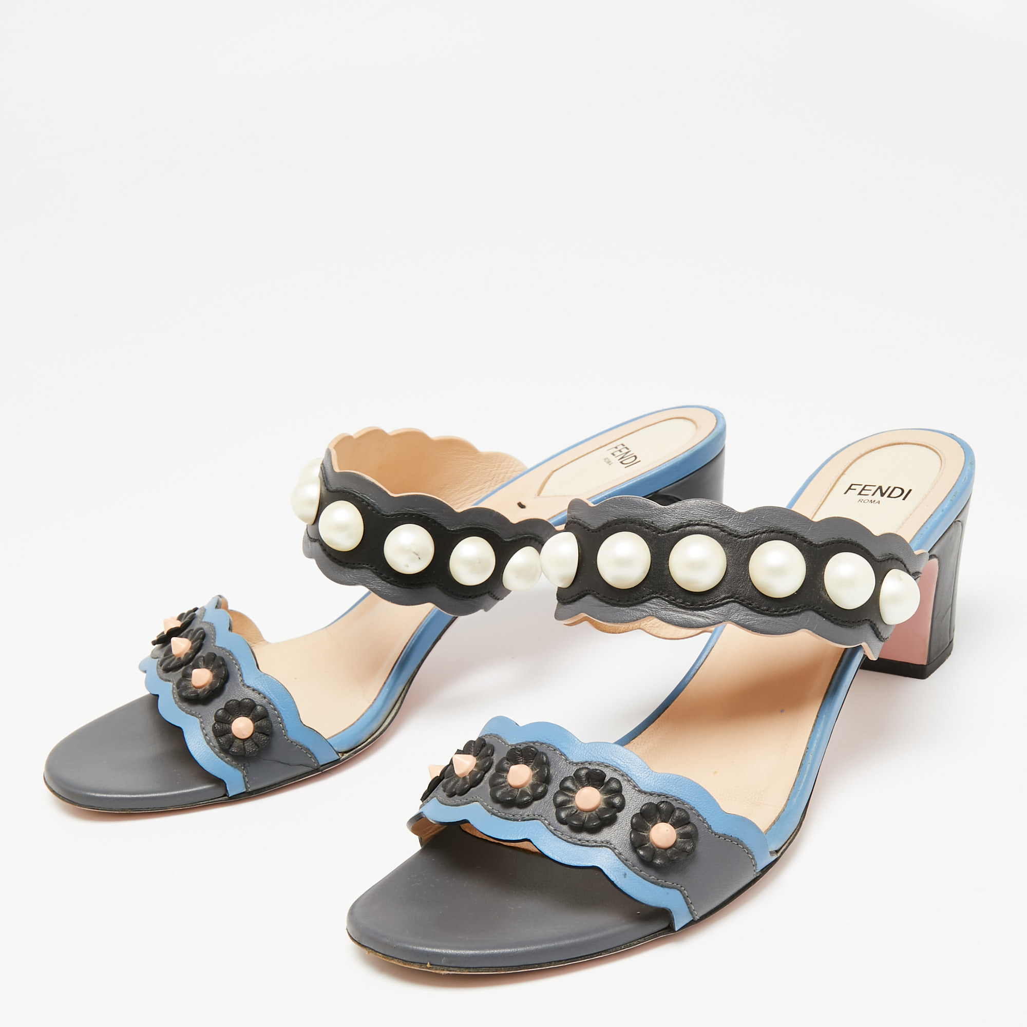 

Fendi Multicolor Leather Faux Pearl Embellished Slide Sandals Size
