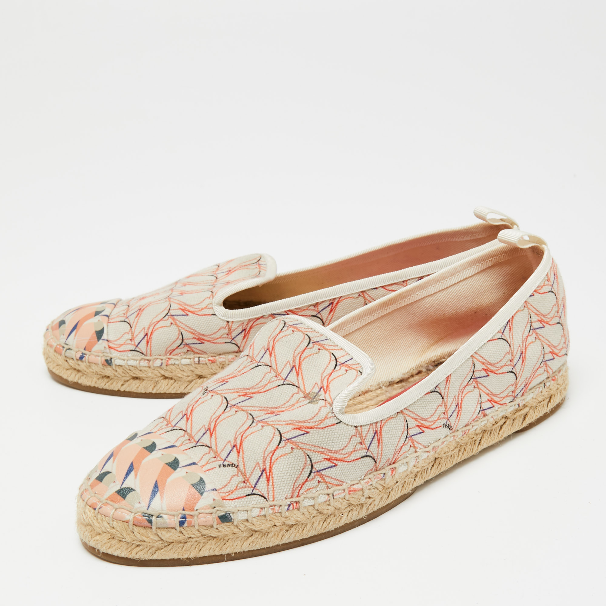 

Fendi Multicolor Printed Canvas and Leather Cap Toe Flat Espadrilles Size