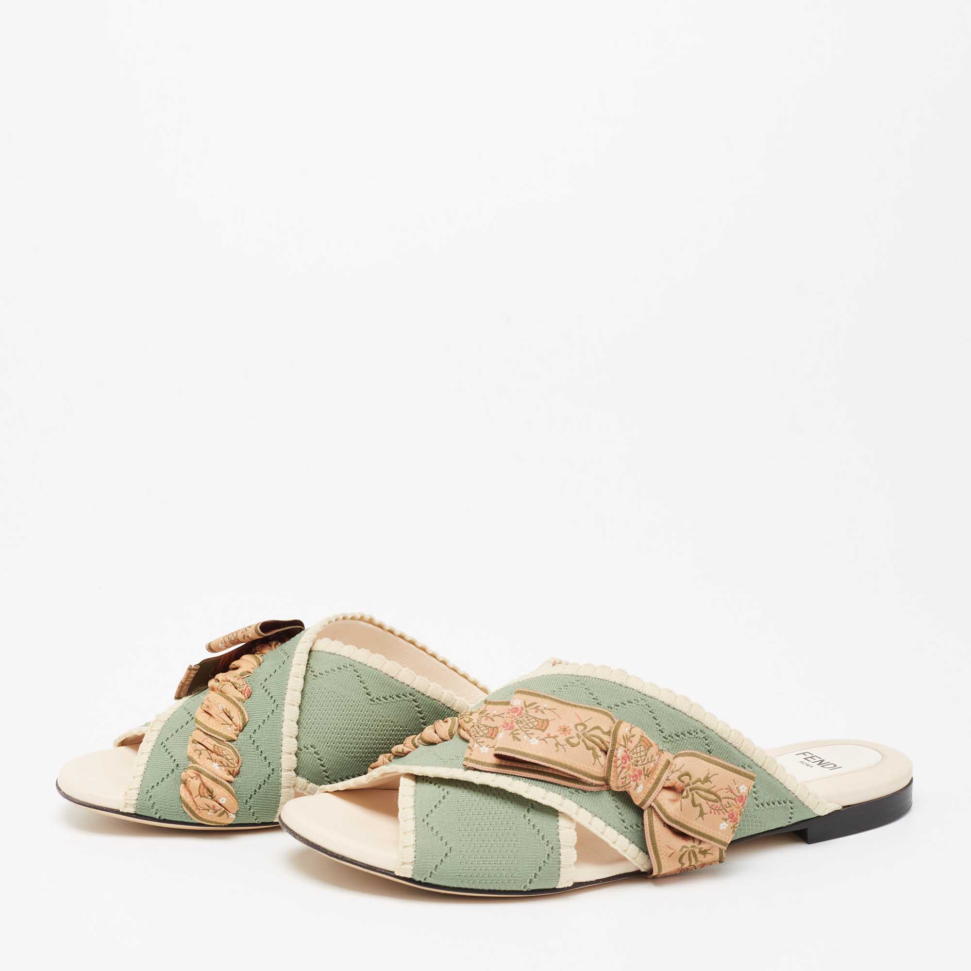 

Fendi Green/Beige Knit Fabric Bow Cross Strap Open Toe Flats Size