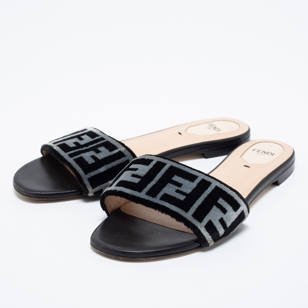 

Fendi White/Black Logo Printed Velvet Flat Slides Size
