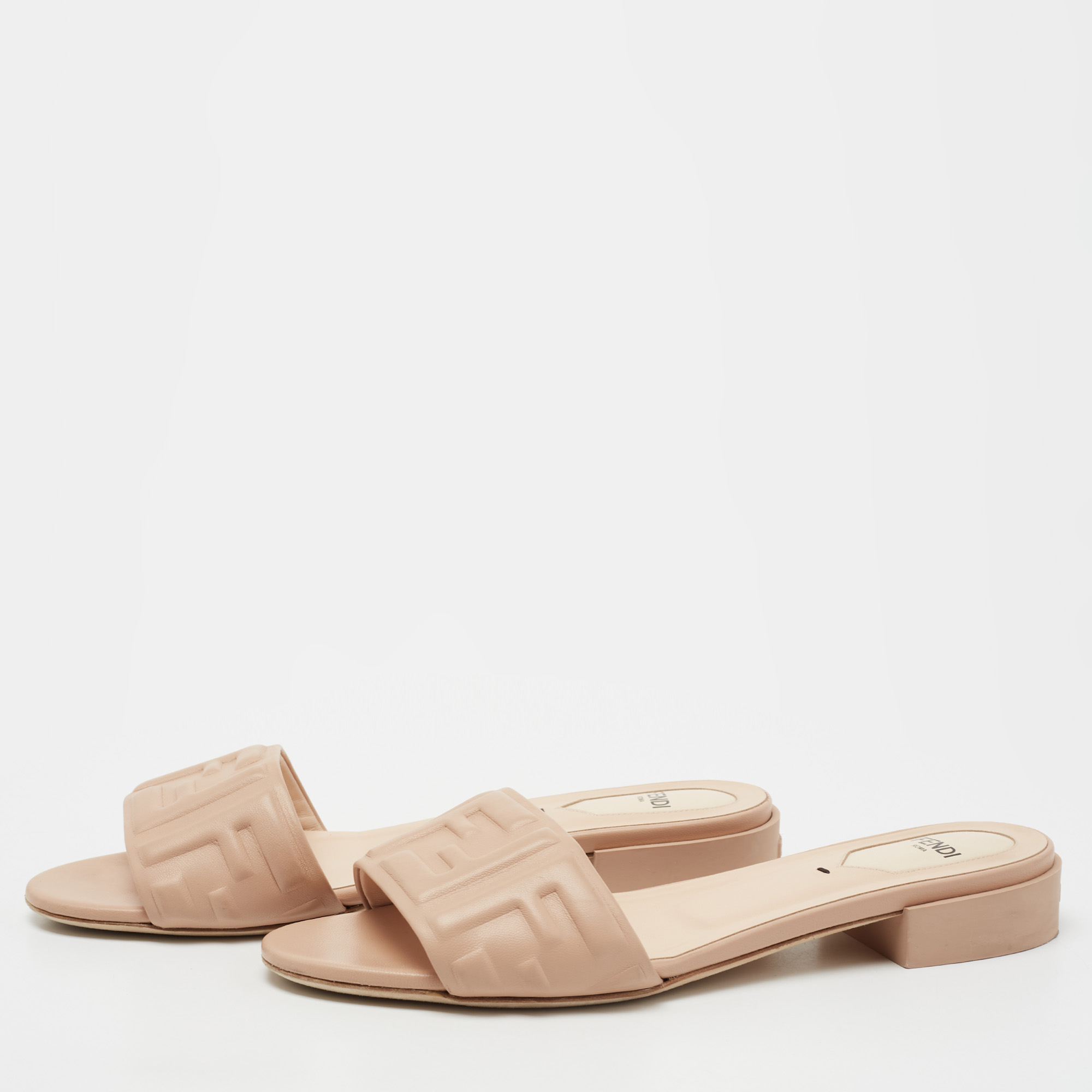 

Fendi Beige Leather FF Motif Slide Sandals Size