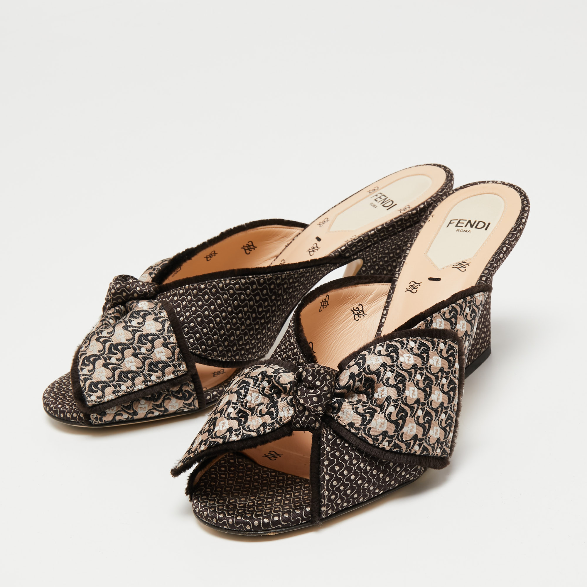 

Fendi Brown Fabric Slide Sandals Size