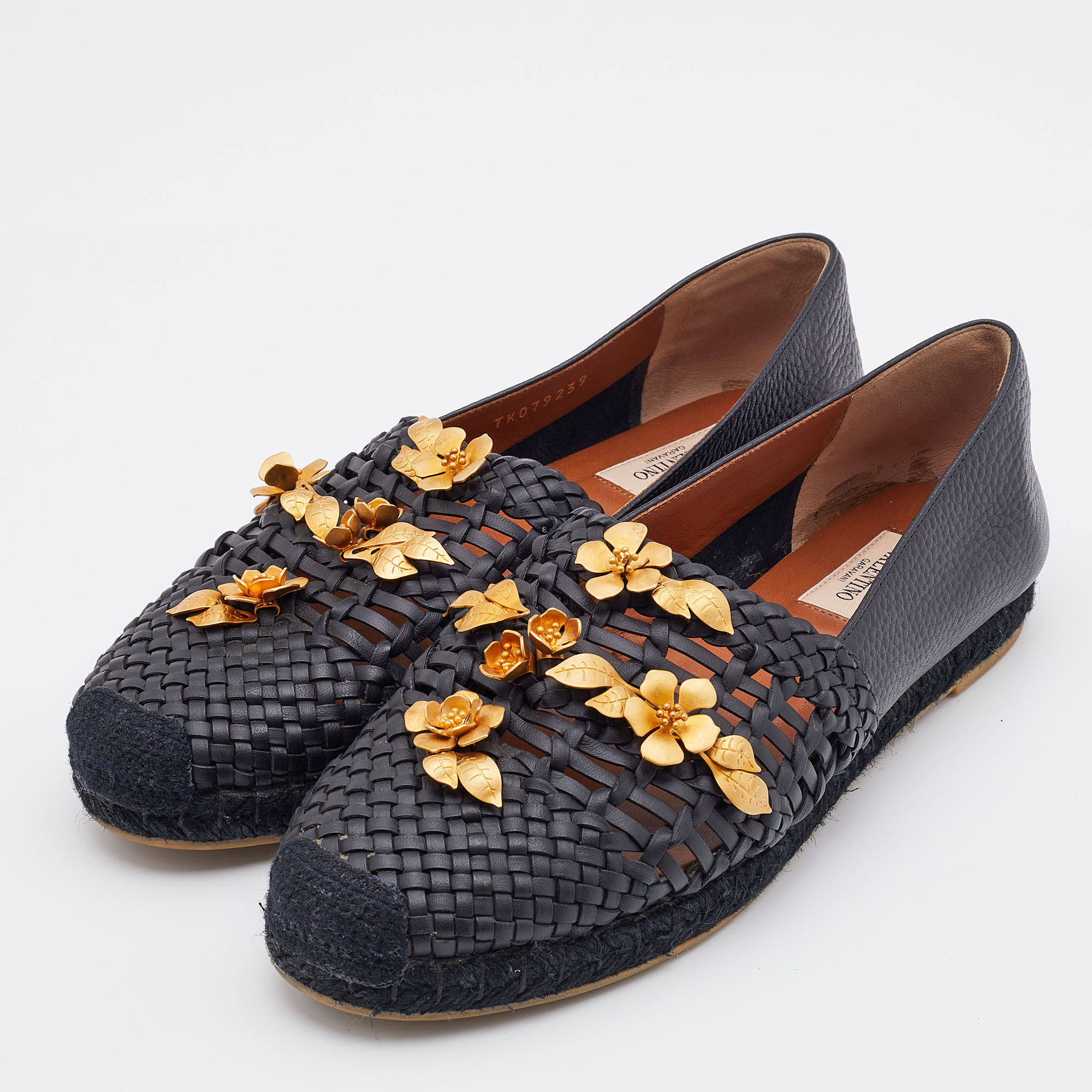 

Valentino Black Woven Leather Flower Embellished Espadrilles Flats Size