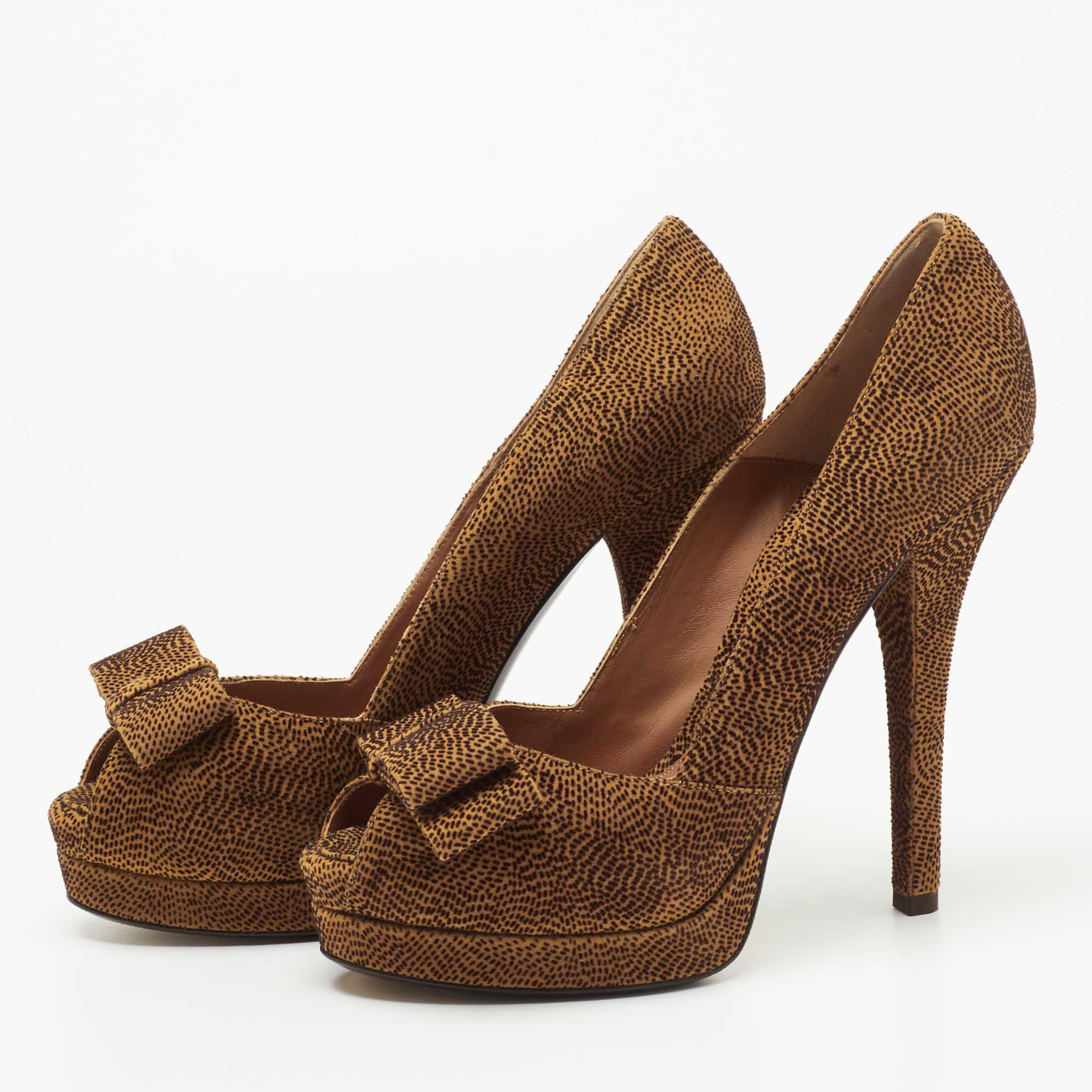 

Fendi Brown Suede Peep Toe Bow Platform Pumps Size