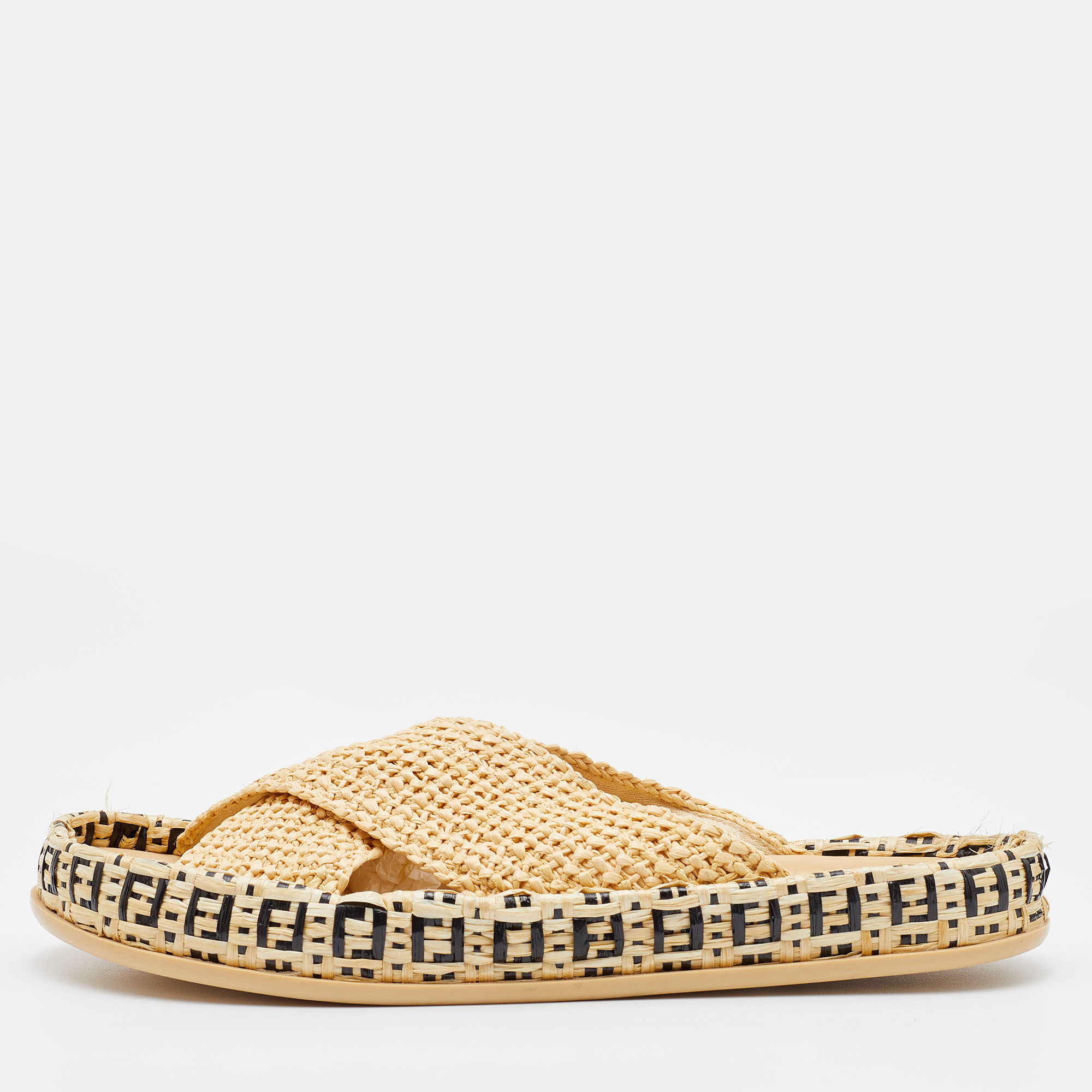 مملوكة مسبقًا Fendi Beige Raffia Reflection Crisscross Flat Slides Size 41