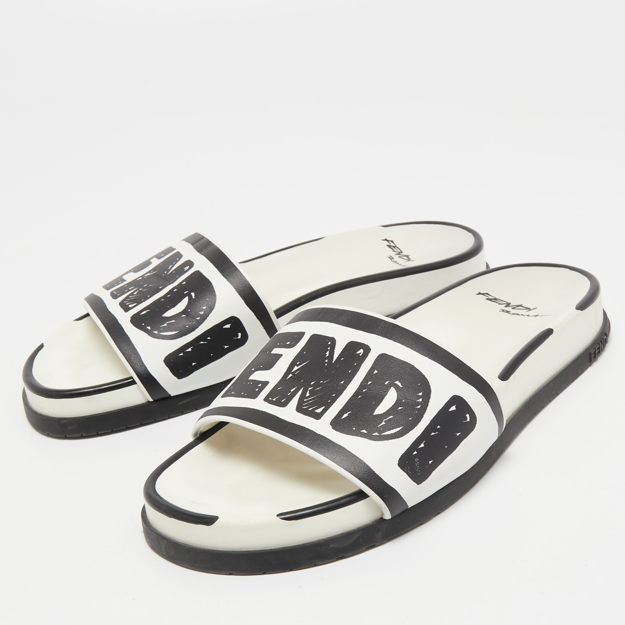 

Fendi White/Black Logo Print Leather Flat Slides Size