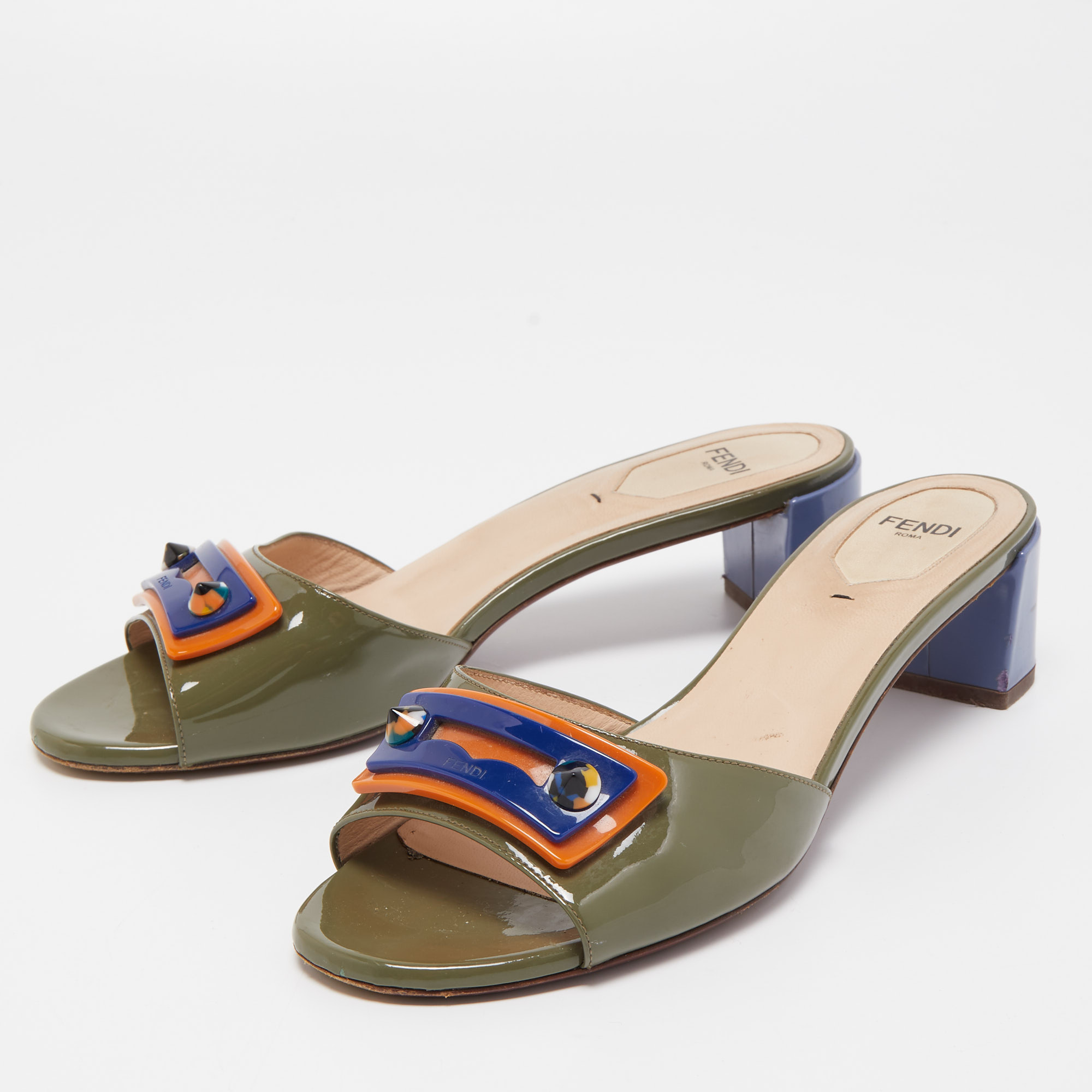 

Fendi Army Green Patent Leather Slide Sandals Size