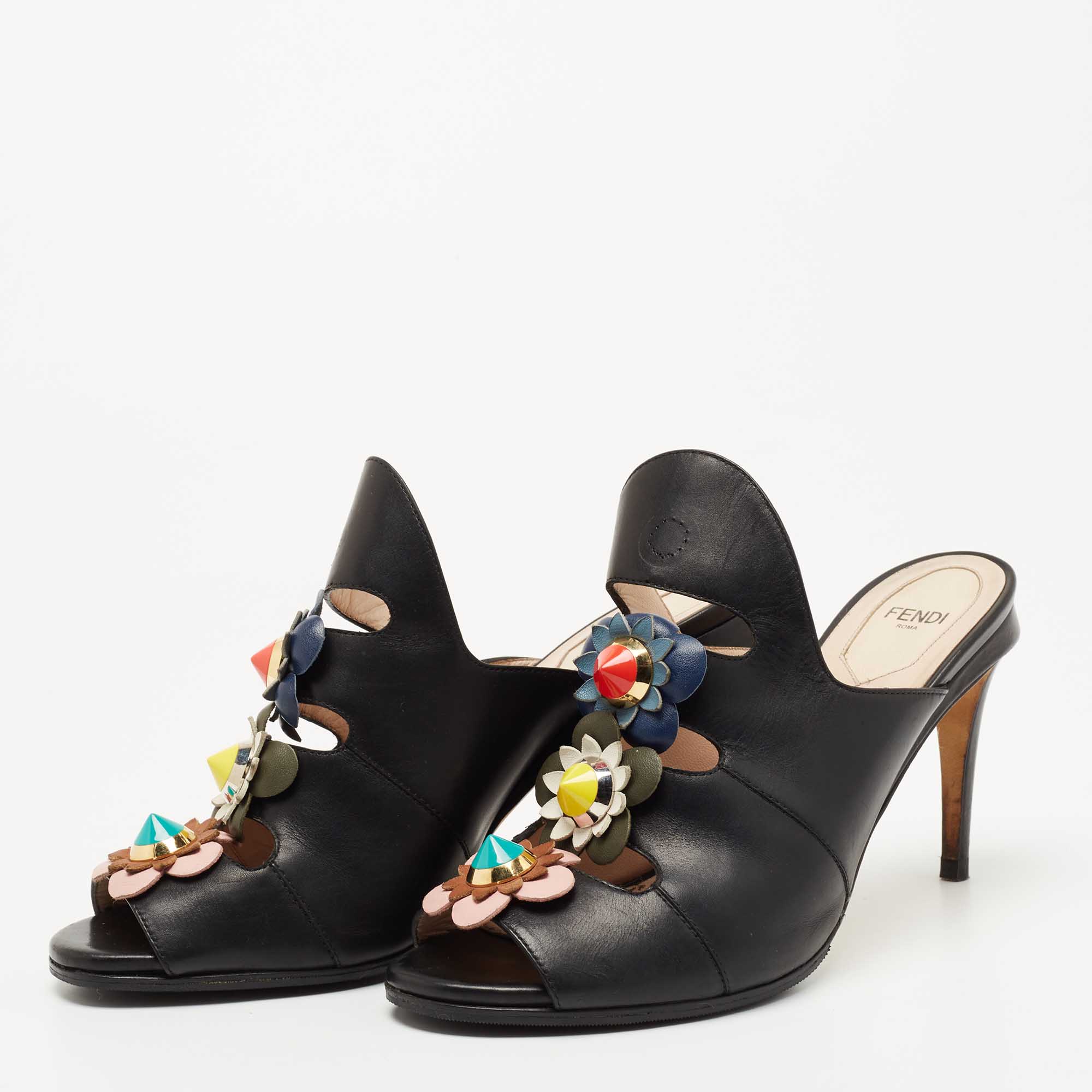 

Fendi Black Leather Flowerland Open Toe Mules Size