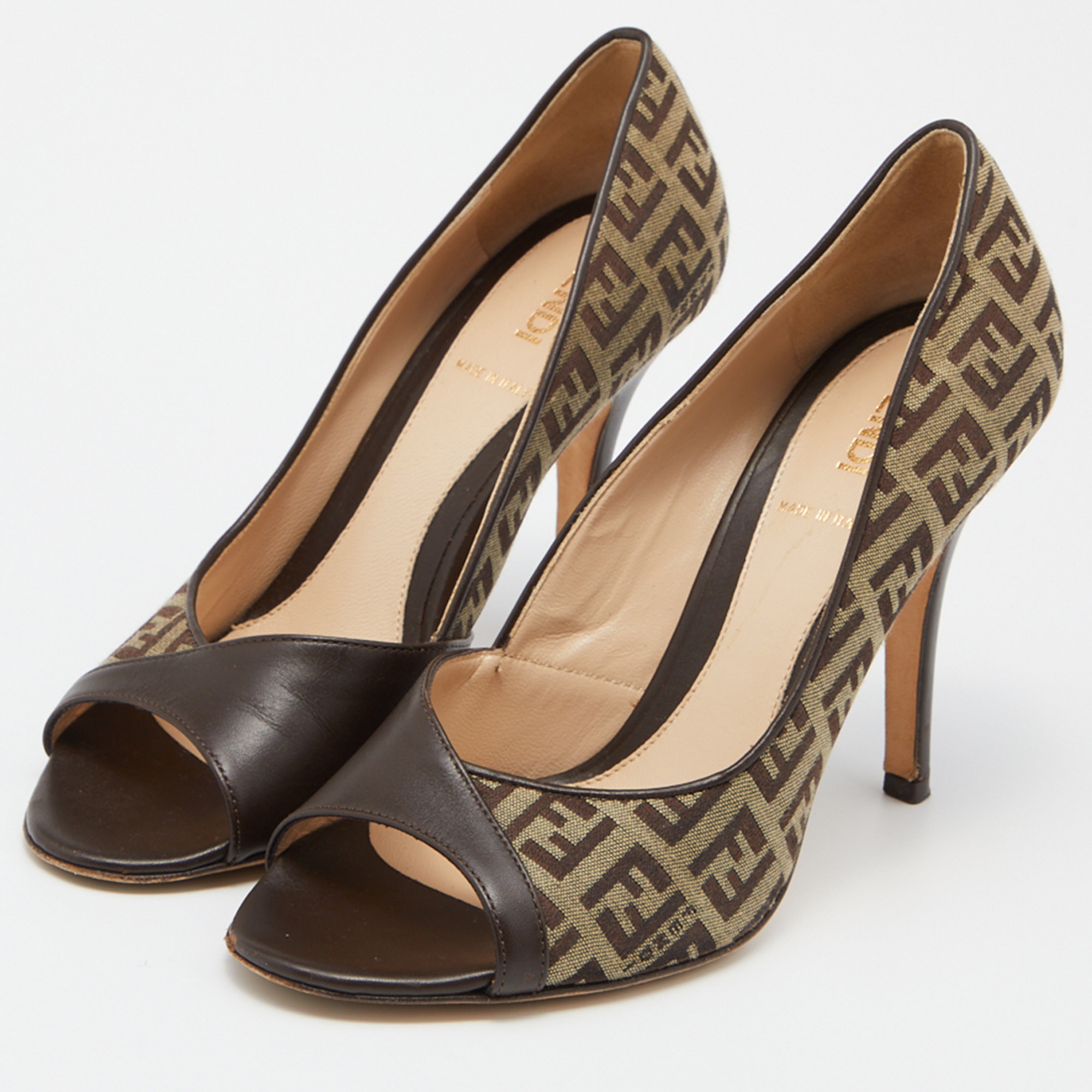

Fendi Brown Zucchino Fabric and Leather Peep Toe Pumps Size