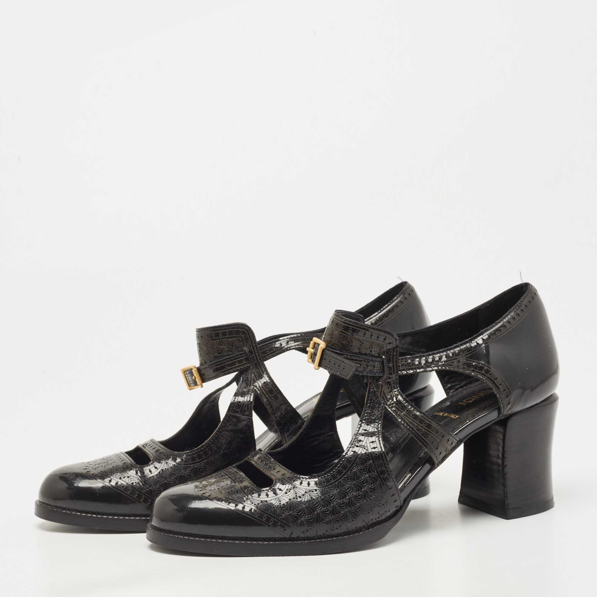 

Fendi Black Patent Leather Cut Out Pumps Size