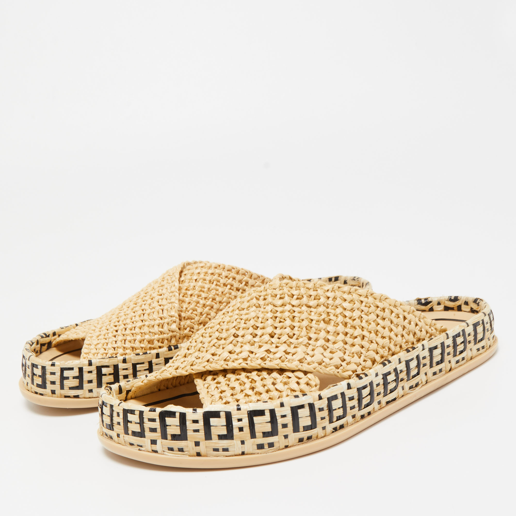 

Fendi Cream Raffia Criscross Flat Slides Size