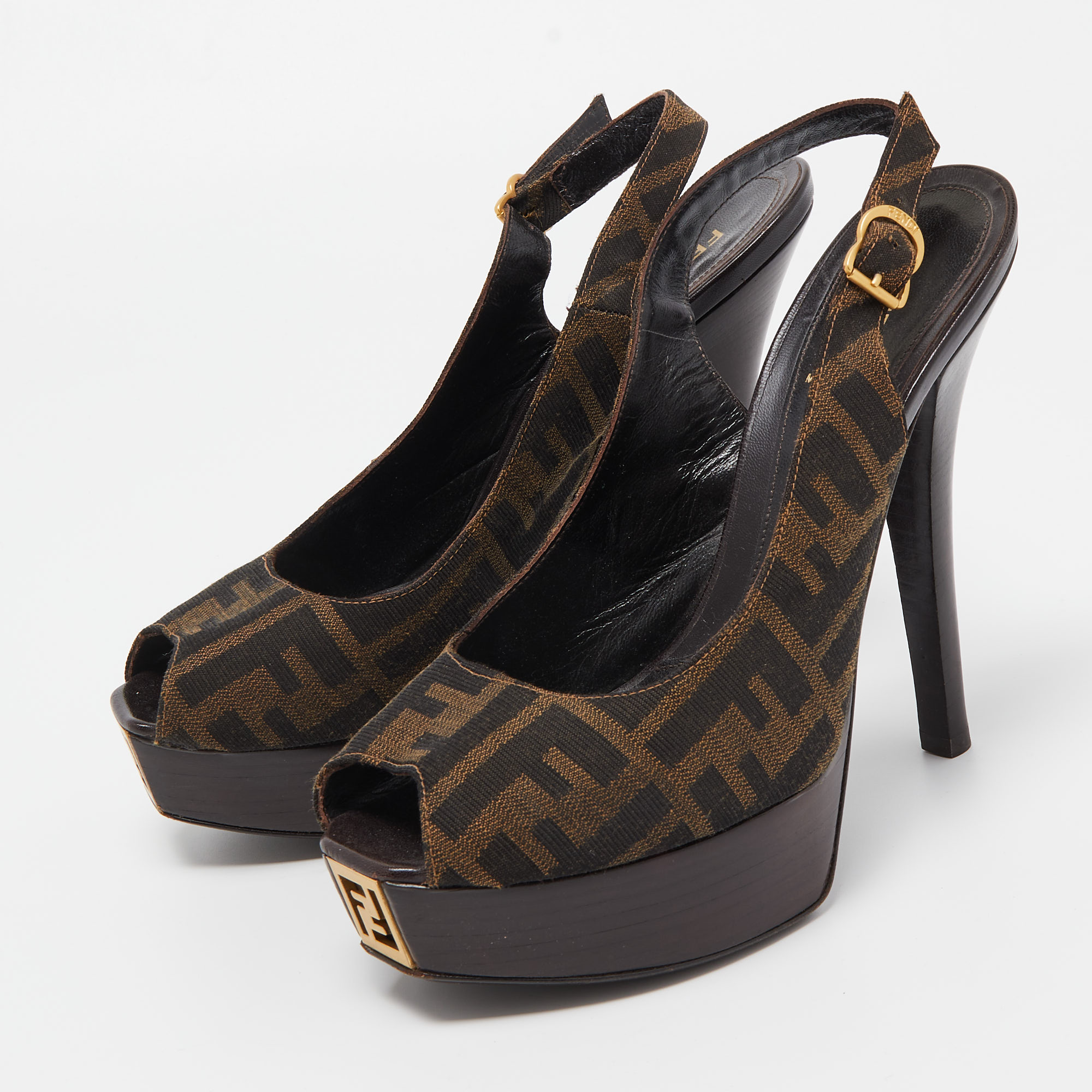 

Fendi Brown Canvas Fendista Pumps Size